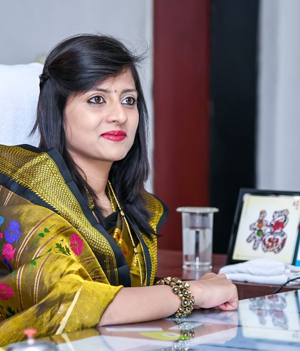 Hon. Manali Maam